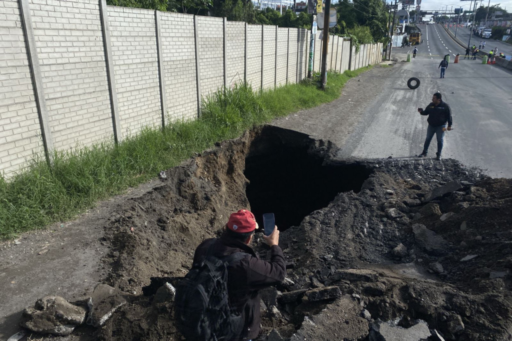 Reparar nuevo hundimiento en Villa Nueva podrían tardar 2 meses - Con ...