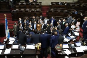 Crisis ¿cuál crisis? Diputados oficialistas no quieren discutir soluciones